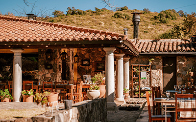 Imagen de la galeria comedor de Estancia Candonga, Córdoba, Argentina.