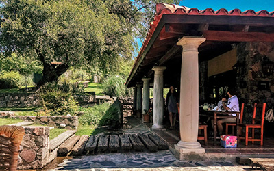 Imagen de la galeria comedor de Estancia Candonga, Córdoba, Argentina.