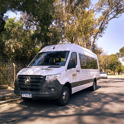 Imagen de vehiculo de flota de transporte Nativo Viajes